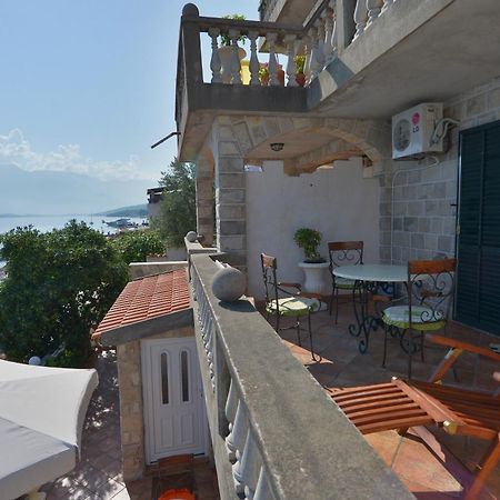 Apartments Palace Mira Mare Tivat Habitación foto