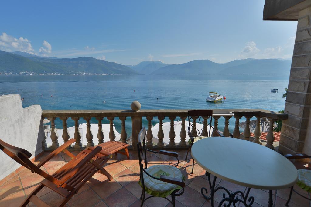Apartments Palace Mira Mare Tivat Habitación foto