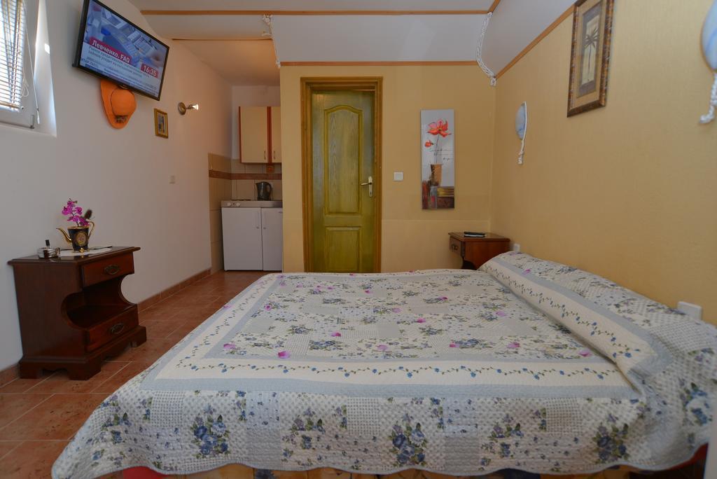 Apartments Palace Mira Mare Tivat Habitación foto